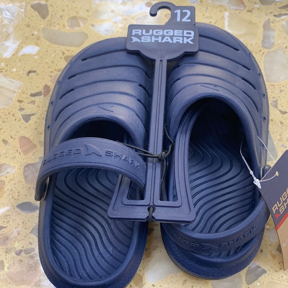 Kids navy crocs